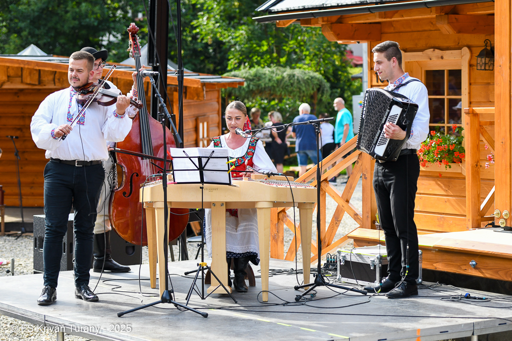Číslo fotografie je DSC_8406
