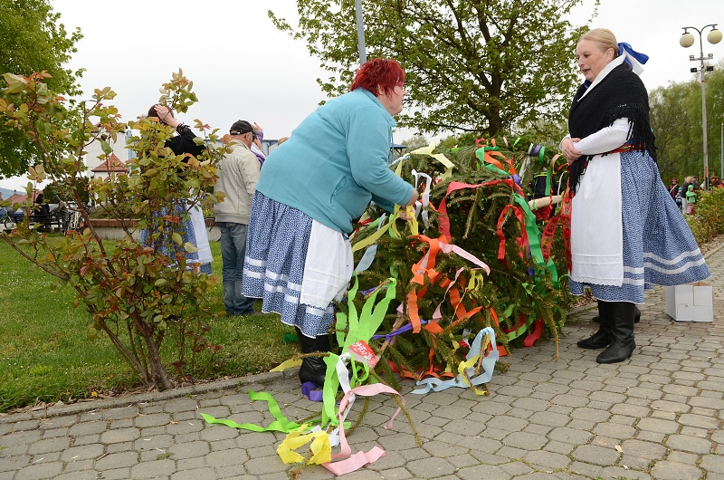 štvrtok, 28. apríla 2016 18:00:53